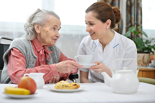 Tìm người chăm sóc người già ở đâu tốt và chuyên nghiệp ?